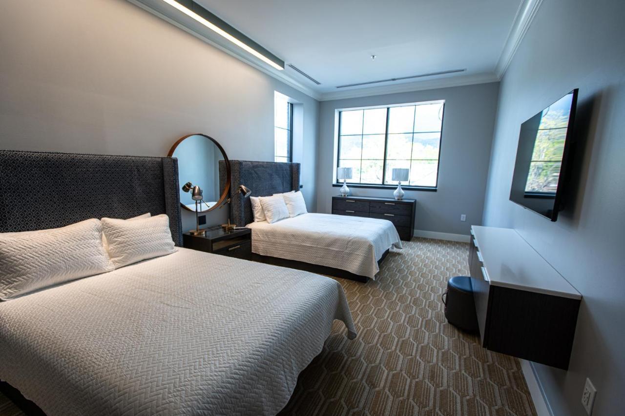 The Schoolhouse Hotel 白硫磺泉镇 外观 照片